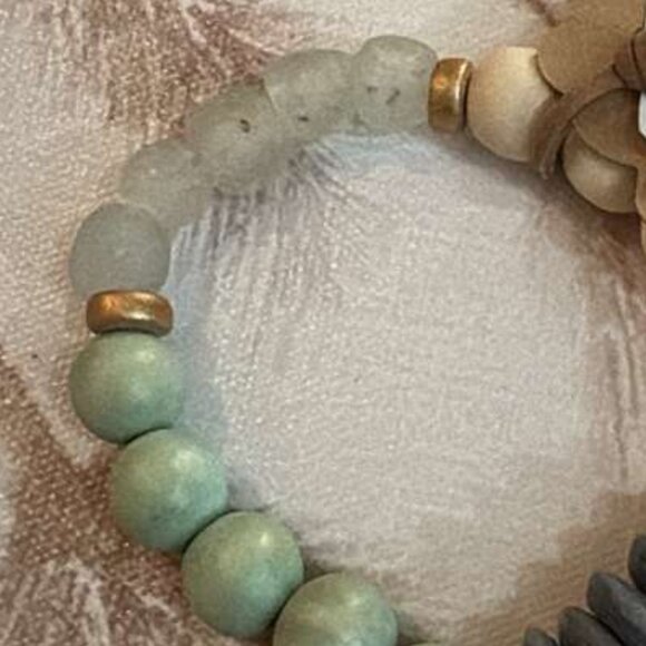 Earthy Stretch Bracelet Frosted Glass & Wood Beads - Picture 3 of 4